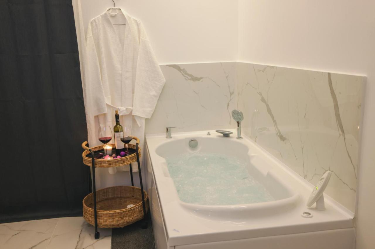 Apollo 2 Bd Jacuzzi Suite Atina Dış mekan fotoğraf