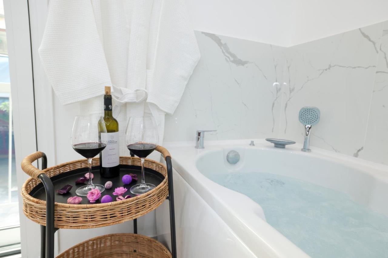 Apollo 2 Bd Jacuzzi Suite Atina Dış mekan fotoğraf