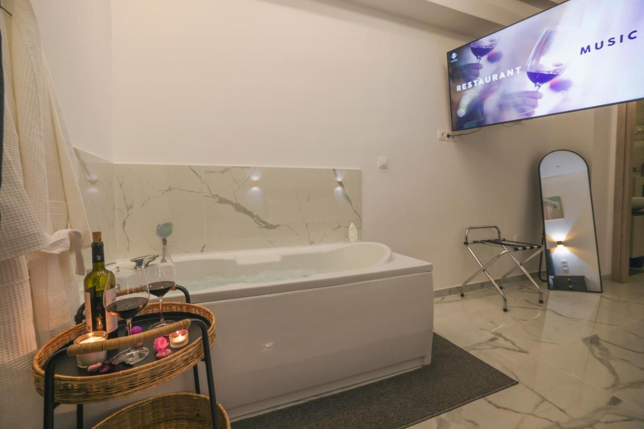 Apollo 2 Bd Jacuzzi Suite Atina Dış mekan fotoğraf